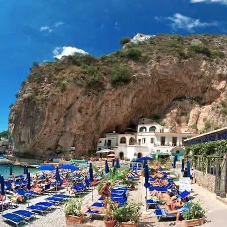 Villa Sleeps 6 Air Con Praiano