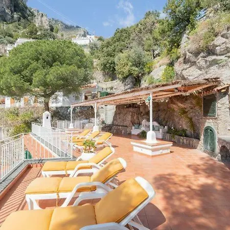 Villa Sleeps 6 Air Con Praiano
