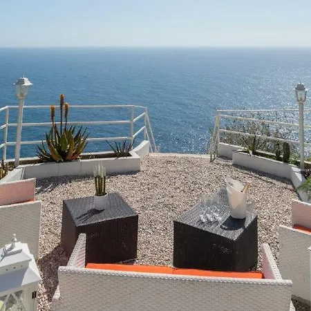 Sleeps 6 Air Con *