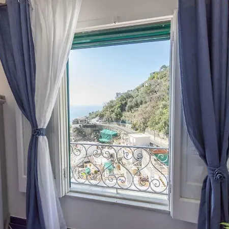 Sleeps 6 Air Con * Praiano